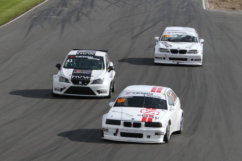 Thue Henriksen i BMW nr 68 fik sin første heatsejr i heat 3, hvor han førte fra start til mål
(Foto: Keld Dohm)